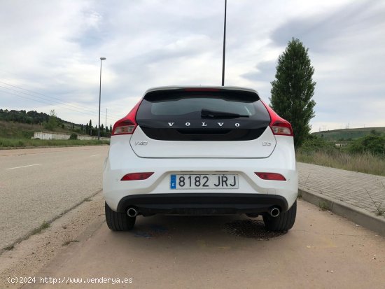 Volvo V40 D3 AUTO - Burgos