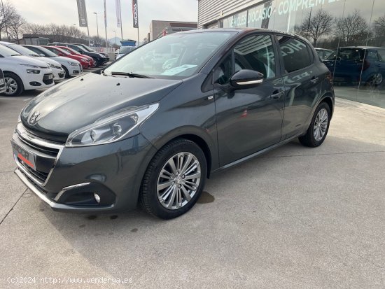 Peugeot 208 1.2 STYLE  5P - Granollers