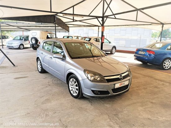 Opel Astra 1.7 CDTI COSMO - Cornella de Terri