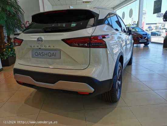 Nissan Qashqai 140CV mHEV 12V N-CONNECTA + Techo panoramico ENTREGA INMEDIATA - Alcorcon