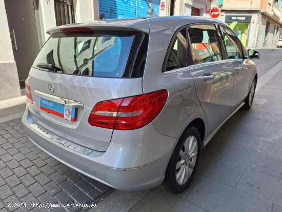 Mercedes Clase B 180 Etiq. Amb. VERDE C EURO 6 sólo 68.000 Km. - Barcelona