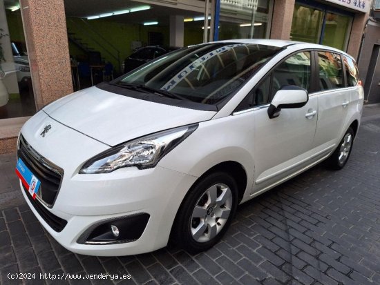  Peugeot 5008 1.6 Active 7 plazas Etiq. amb. verde C - Barcelona 