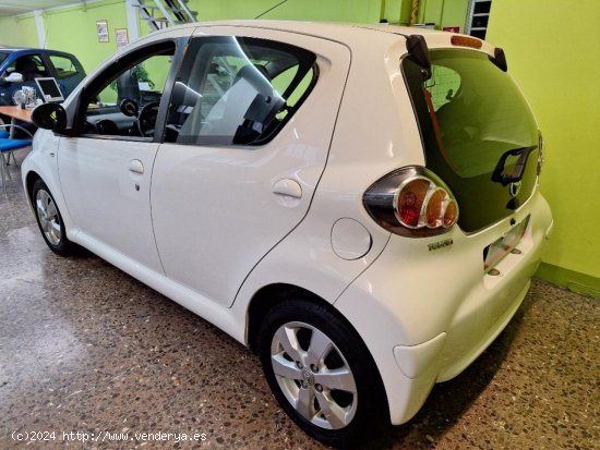 Toyota Aygo 1.0 Etiq. medioambiental verde C - Barcelona