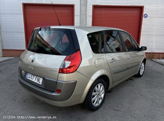 Renault Grand Scénic  Privilege 7 plazas 2.0dCi EU4 - Griñon