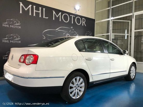 Volkswagen Passat 2.0 TDI 140cv Highline DSG - Alcalá de Henares