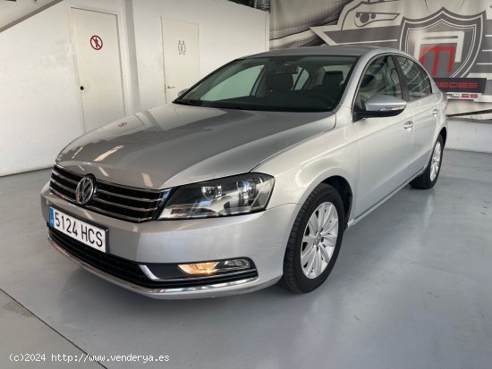 Volkswagen Passat 1.6 TDI 105cv Edition BlueMotion Tech - Reus