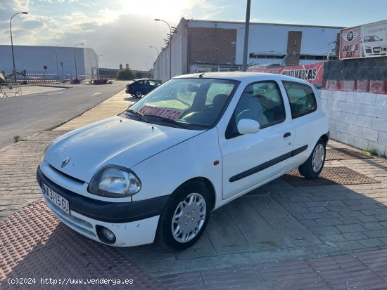 Renault Clio 2 Automático - Málaga