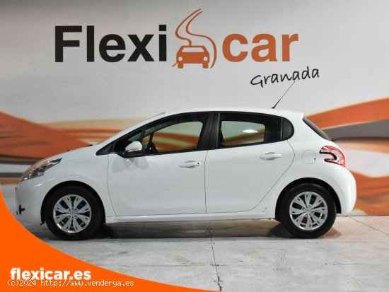 Peugeot 208 5P ACTIVE 1.2 VTi 82 - Granada