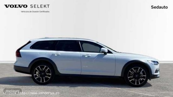 Volvo V 90 V90 Cross Country Plus, B4 AWD (diesel), Diesel de 2023 con 8.137 Km por 61.900 EUR. en M