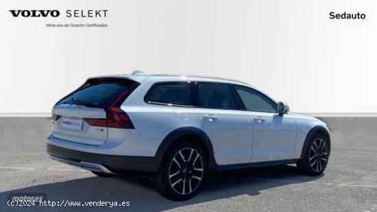 Volvo V 90 V90 Cross Country Plus, B4 AWD (diesel), Diesel de 2023 con 8.137 Km por 61.900 EUR. en M