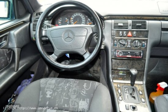 Mercedes Clase E E 300. TURBO DIESEL AVANTGARDE XENON KLIMA de 1998 con 420.000 Km por 3.700 EUR. en