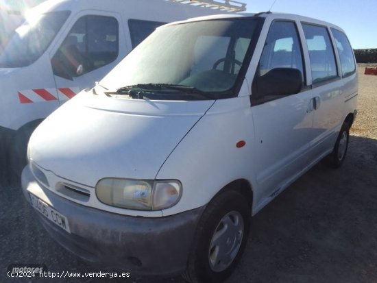  Nissan Serena 2.3 D LX DE 8 PLAZAS. de 2002 con 400.000 Km por 2.800 EUR. en Murcia 