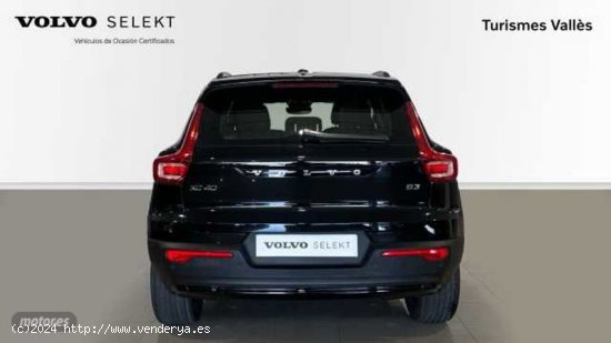 Volvo XC40 B3 PLUS DARK de 2023 con 27.277 Km por 37.900 EUR. en Barcelona