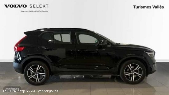 Volvo XC40 B3 PLUS DARK de 2023 con 27.277 Km por 37.900 EUR. en Barcelona