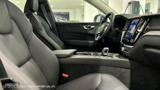 Volvo XC 60 2.0 B4 D CORE AUTO 5P de 2023 con 12.074 Km por 43.900 EUR. en Valencia