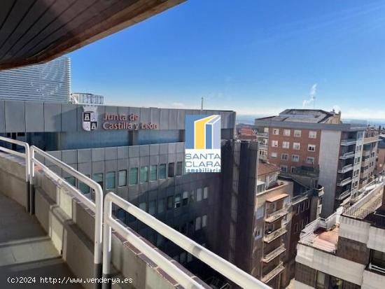 PISO EN VENTA CON 7 DORMITORIOS, 5 BAÑOS Y 2 PLAZAS DE GARAJE EN LA MARINA, PLENO CENTRO DE ZAMORA.