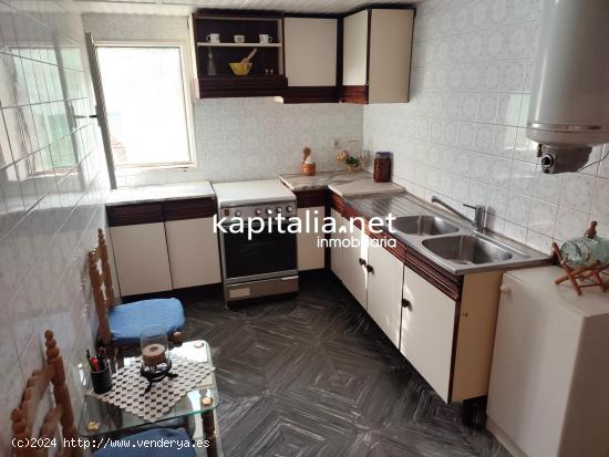 CASA A LA VENTA EN COCENTAINA, UBICADA EN ZONA ANTIGUA DEL PUEBLO. - ALICANTE