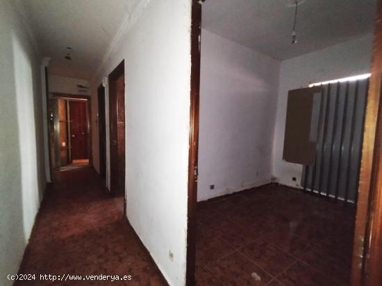 Se vende vivienda en C/Cisne (Barrio Pajarillos) - VALLADOLID