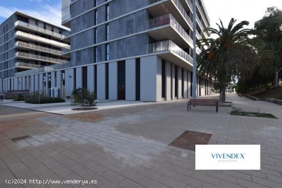 Local comercial en alquiler en calle Eduard Maristany, 369 - Badalona - BARCELONA