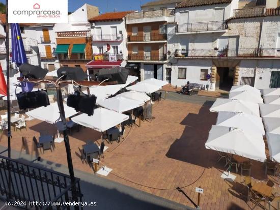  Casa de tres plantas con rentabilidad en Plaza España, Carabaña - MADRID 