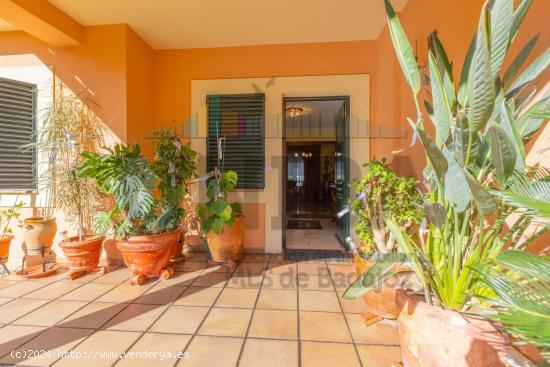 ESTUPENDO CHALET EN URB LAS LOMAS - BADAJOZ