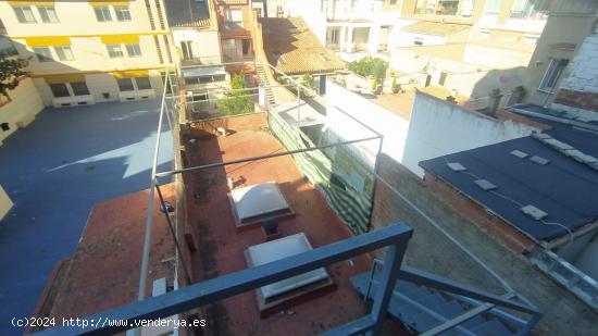 CASA PARA REFORMAR A TU GUSTO EN PLENO CENTRO - BARCELONA