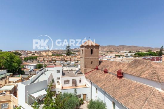 ATICO con Terraza de 115 m2 en el centro de Huercal de Almeria - ALMERIA