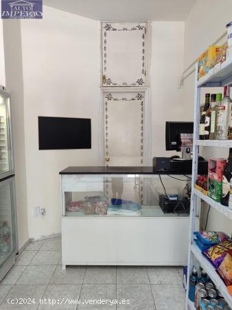 ¡Local Comercial en el Centro de Granada por 350€/mes! - GRANADA