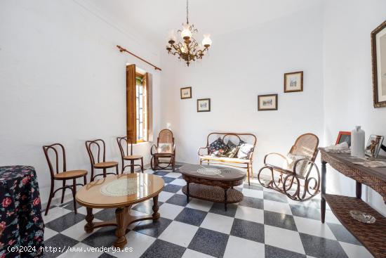 Preciosa casa en el centro de Santa Fe, junto calle Real - GRANADA