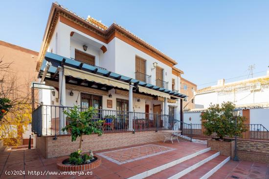 ¡¡¡ Maravillosa casa independiente con jardin y piscina en zona Alminares!!! - GRANADA