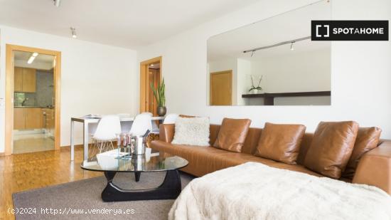 Apartamento de 3 dormitorios en alquiler en Barcelona - BARCELONA