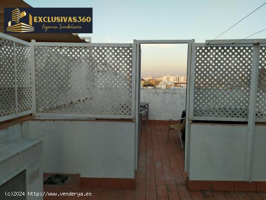 Alquiler de Atico en Sevilla de 2 Hab y 1 Baño con Terraza de 50 m2. Exclusivas360 - SEVILLA