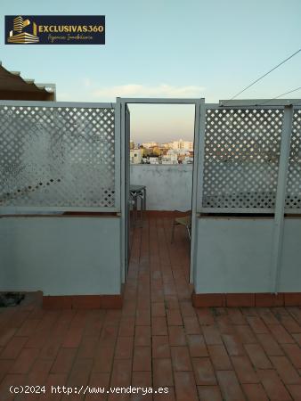 Alquiler de Atico en Sevilla de 2 Hab y 1 Baño con Terraza de 50 m2. Exclusivas360 - SEVILLA