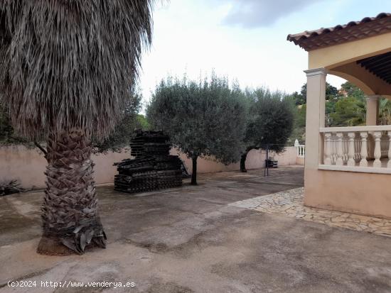 CHALET IMPRESIONANTE EN URBANIACIÓN EL RESPIRALL - VALENCIA