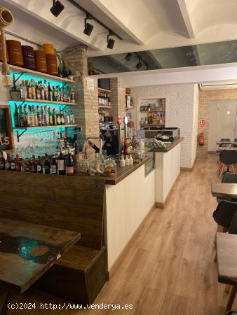  BAR EN TRASPASO CON LICENCIA C1 + TERRAZA - BARCELONA 