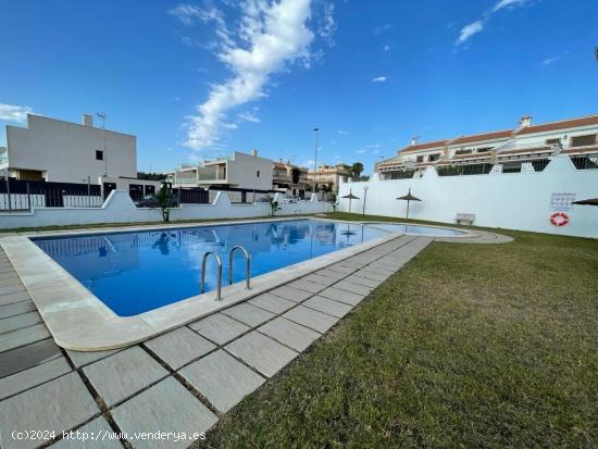 Descubre el encanto de San Miguel de Salinas con este excepcional adosado en venta - ALICANTE