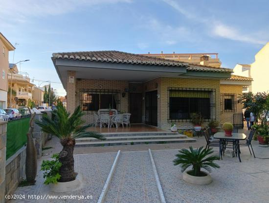 CASA A DOS PASOS DE LAS PLAYAS DEL MAR MENOR - MURCIA