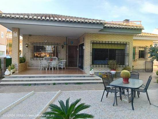 CASA A DOS PASOS DE LAS PLAYAS DEL MAR MENOR - MURCIA