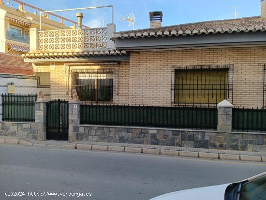 CASA A DOS PASOS DE LAS PLAYAS DEL MAR MENOR - MURCIA