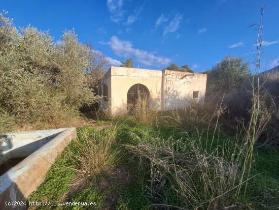 Cortijo a reformar con gran extensión de terreno en Mojácar - ALMERIA