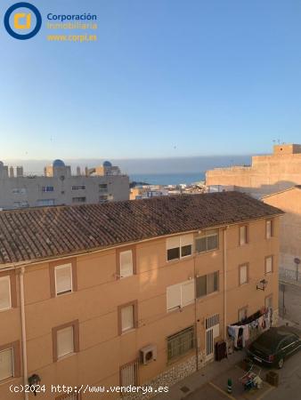  Piso de dos dormitorios con terraza y ascensor en Garrucha - ALMERIA 