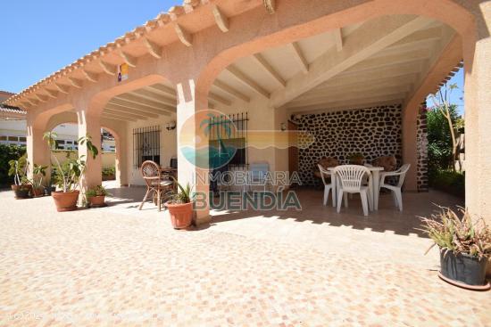 CHALET EN PLANTA BAJA CON AMPLIA PARCELA - MURCIA