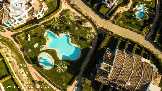 Precioso bajo en balcón de sierra cortina, junto al HOTEL ASIA GARDENS - ALICANTE