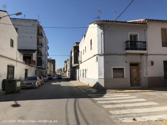 CASA EN CARLET. PARA REFORMAR A SU GUSTO - VALENCIA