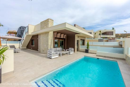 Chalet independiente con piscina privada en Ciudad Quesada, Alicante, Costa Blanca - ALICANTE