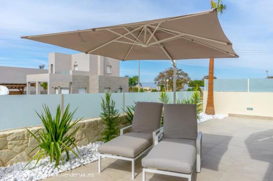 Chalet independiente con piscina privada en Ciudad Quesada, Alicante, Costa Blanca - ALICANTE