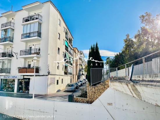 SE VENDE LOCAL COMERCIAL EN EL CENTRO DE ALTEA - ALICANTE