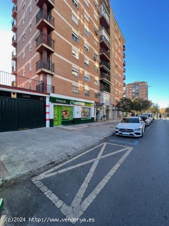  SE VENDE PLAZA DE GARAJE ALMINARES!! - GRANADA 