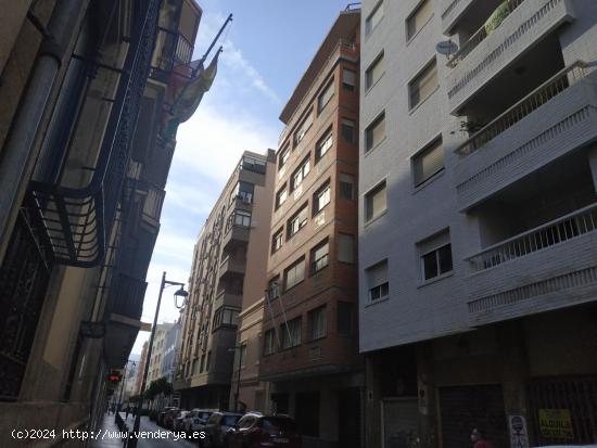 EDIFICIO EN EL CENTRO DEL CENTRO. INVIERTE EN FUTURO - ALMERIA