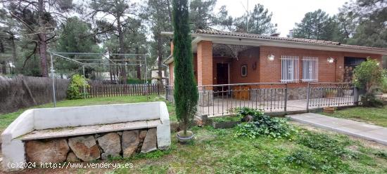 Casita de una planta, con parcela de 2520m2. - SEGOVIA